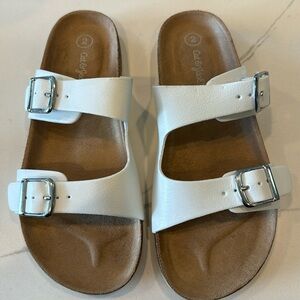 Cat & Jack sandal sz 2 euc